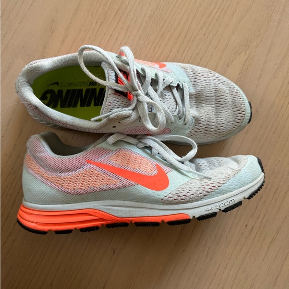 Nike sneaker - Picture 3 of 6